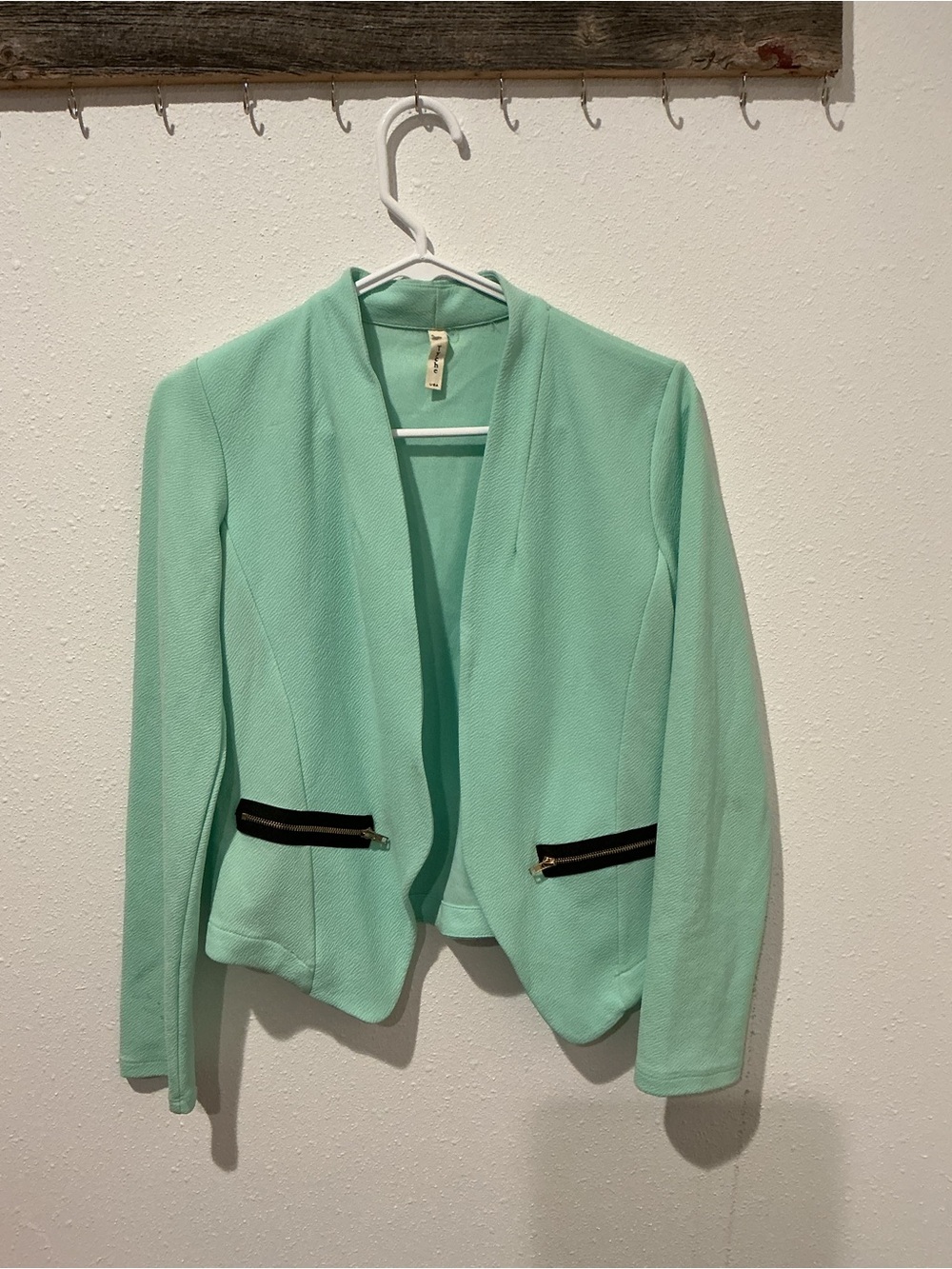 Tyche Mint Green Open-Front Blazer with Black Zip Pockets